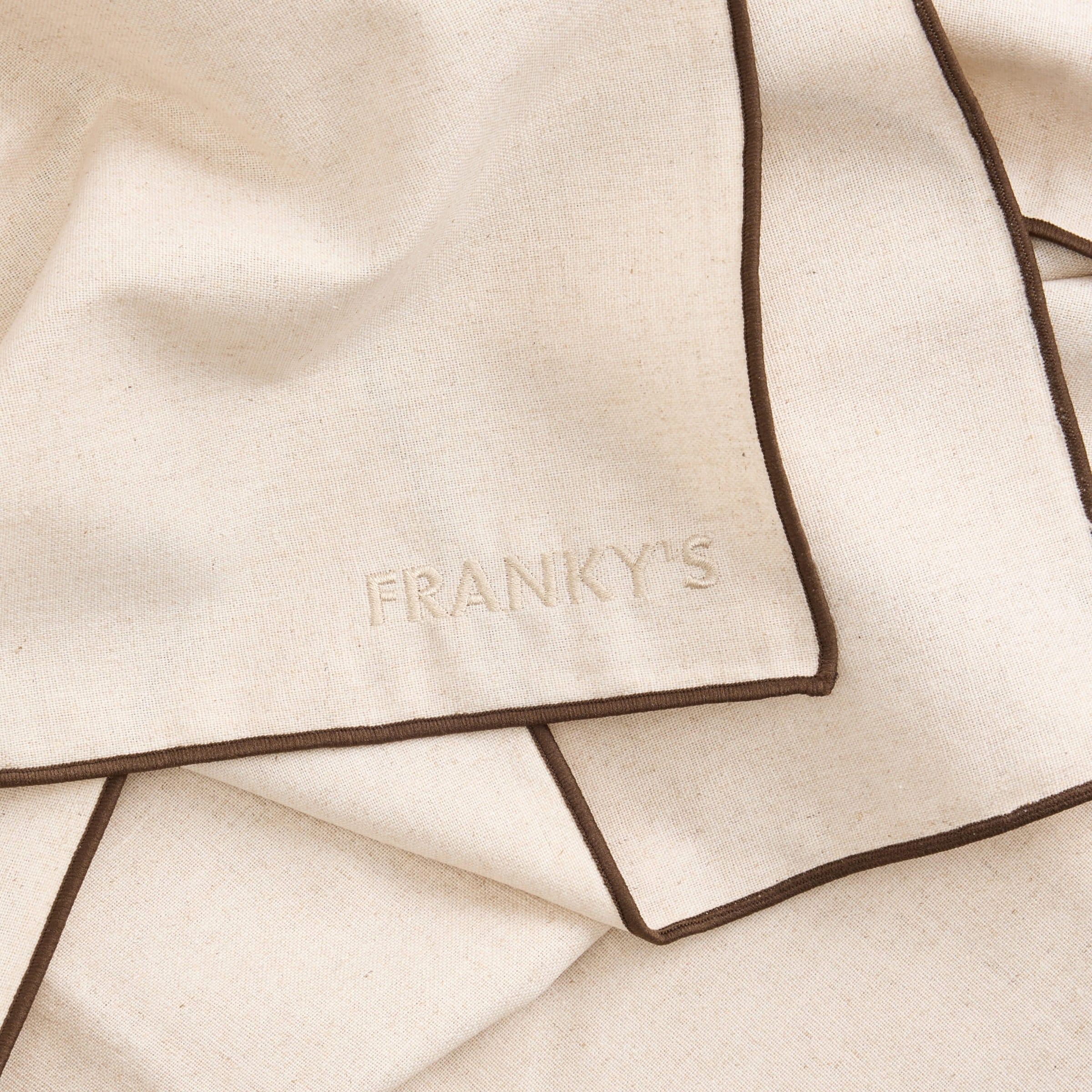 How to Pair Linen Napkins & Tablecloths - FRANKY'S