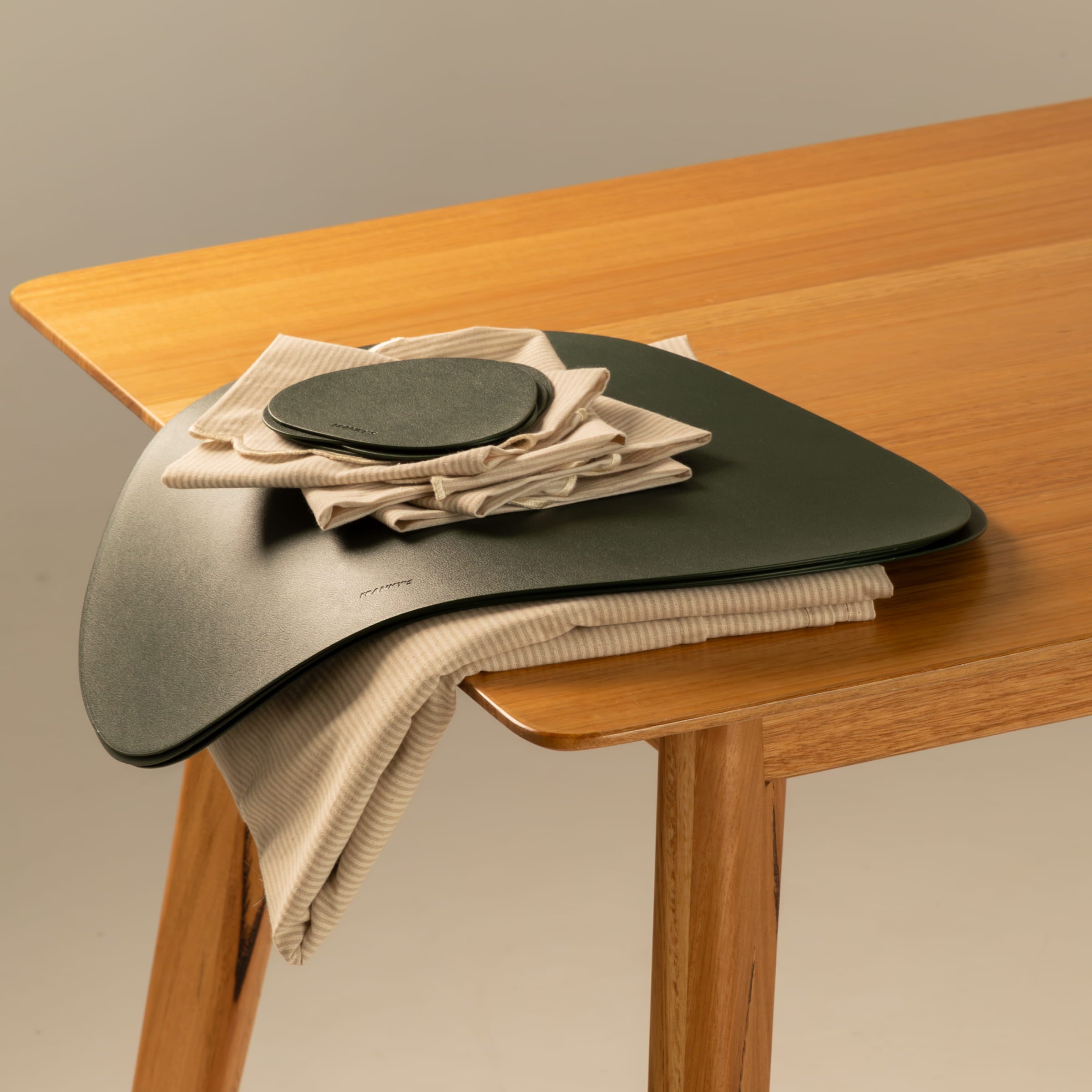 Table Linen Sets 5 - Buy Table Settings Online at FRANKY'S