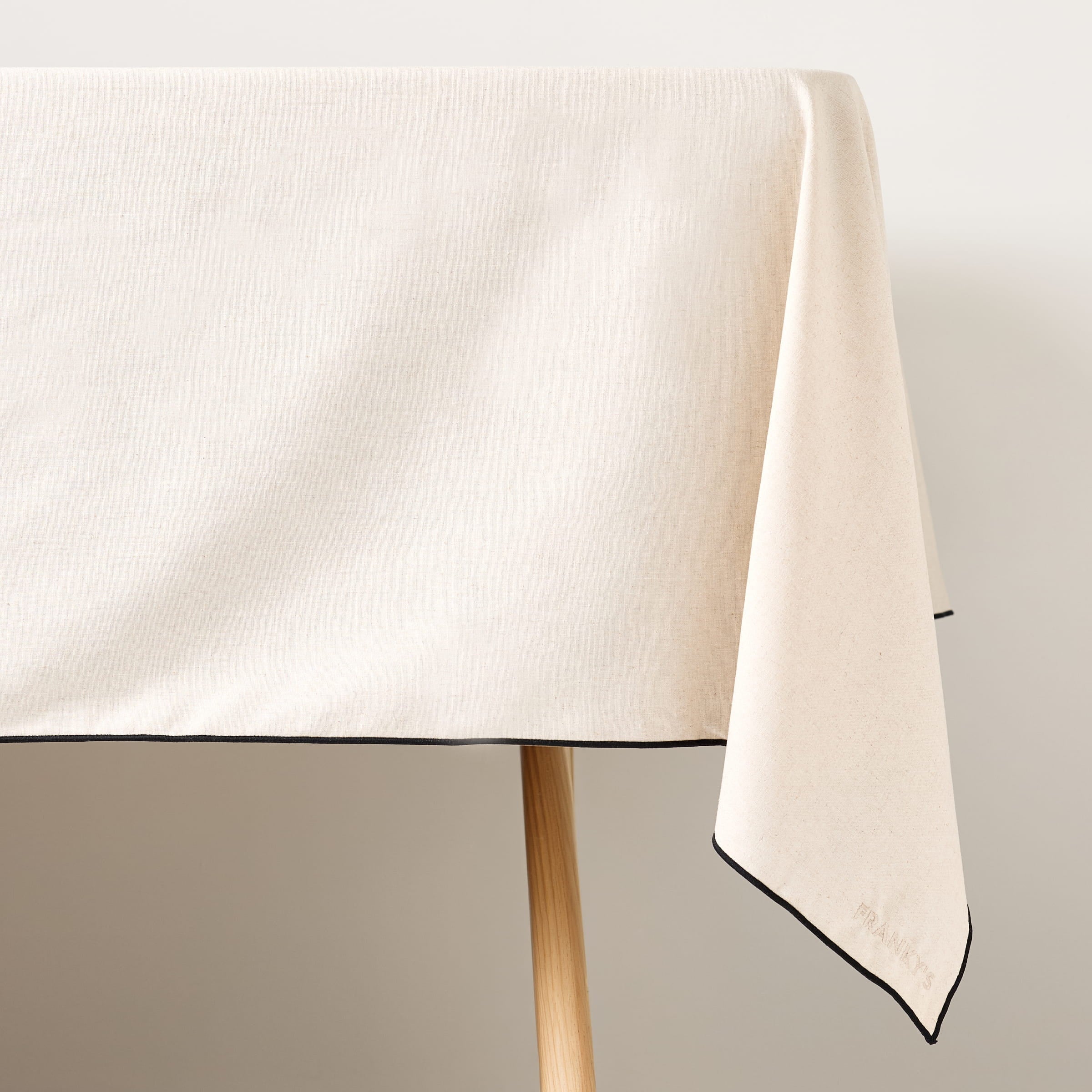Valencia Tablecloth Black - Buy Tablecloths Online at FRANKY'S
